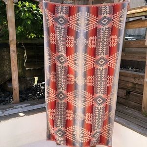 Pendleton x Urban Outfitters Beach Towel